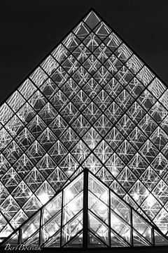 Piramides van Louvre van Bert Boevink