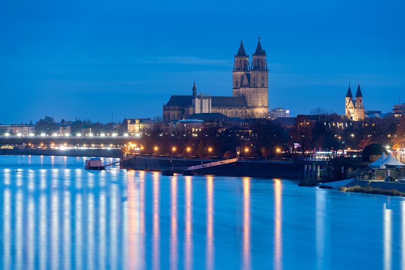 Magdeburg zur blauen Stunde von Stephan Schulz