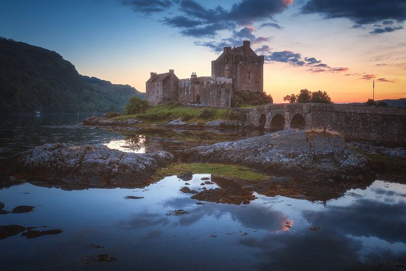 Scotland Eilean Donan Castle en soirée par Jean Claude Castor