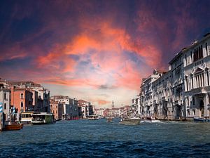 Uitzicht op het historische centrum van Venetië, Italië met het Canal Grande van Animaflora PicsStock