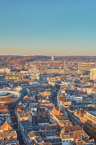 Arnhem in de avond bij zonsondergang