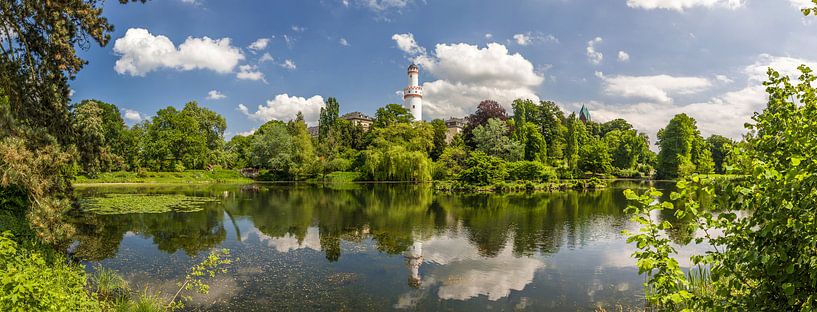 Weiher im Schloßpark von Bad Homburg mit weißem Turm Panorama by Christian Müringer