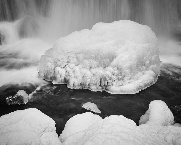 Triberg Waterval IJs op de rotsen van Keith Wilson Photography