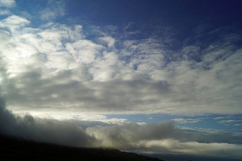 Wolken boven Noord-Ierland.