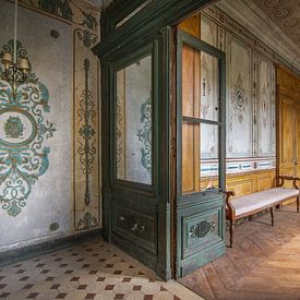 Beautiful hall in a abandoned chateau sur Joeri Van den bremt