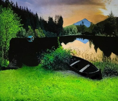 Etherisch meer met zonsondergang