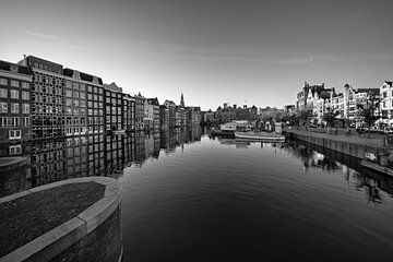Damrak Amsterdam van Peter Bartelings