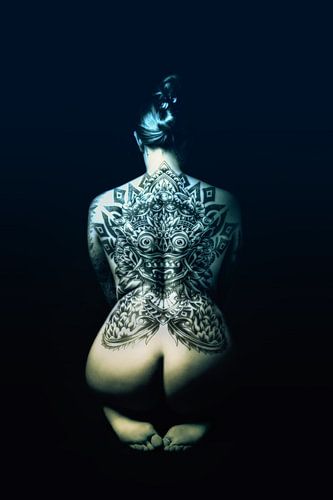 Fille tatouée