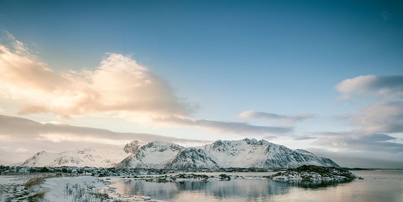 Snowy winter landscape sunset in the Lofoten in Norway by Sjoerd van der Wal Photography
