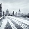 Pont Charles à Prague en hiver sur Rene du Chatenier