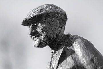 L'homme satisfait - Une statue d'un agriculteur à Eersel, Pays-Bas sur John Quendag