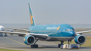 Avion de ligne Boeing 777-200 de Vietnam Airlines.