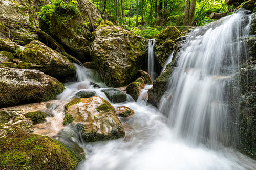 Kleiner Wasserfall