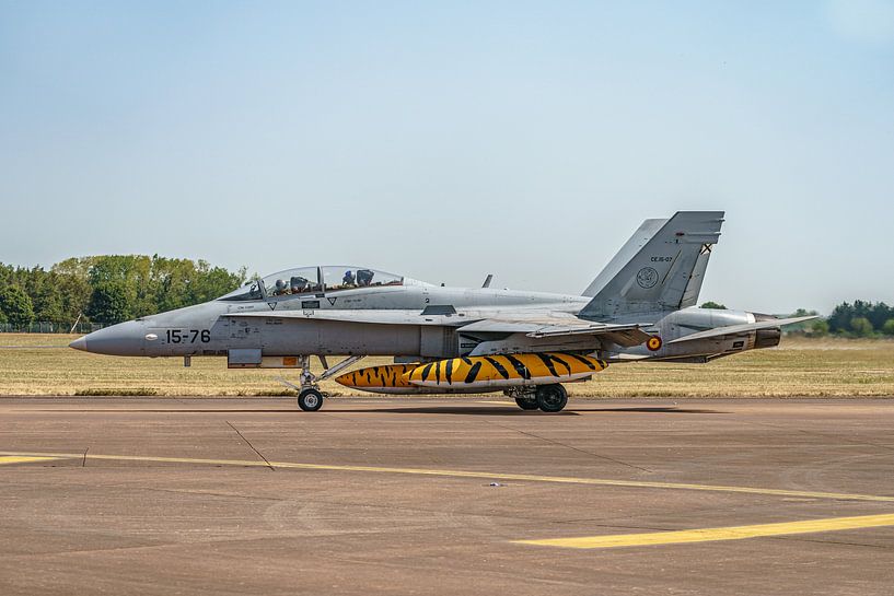 Spanische McDonnell Douglas EF-18B Hornet. von Jaap van den Berg
