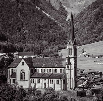 Parochiekerk Heilig Hart in Lungern, Zwitserland van Patrick Groß