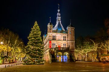 Deventer Brink bij de Waag met een kerstboom