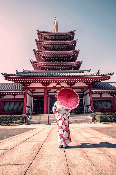 Senso-Ji temple by Manjik Pictures