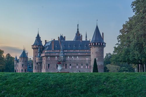 Kasteel de Haar (utrecht) in het avondlicht