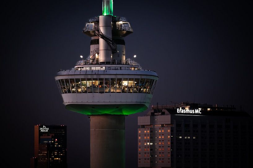Gros plan sur l'Euromast en couleur par In Your Light Fotografie