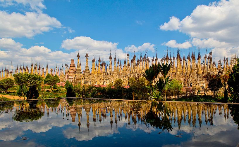 Pagodes in Kakku, Myanmar by Wijnand Plekker