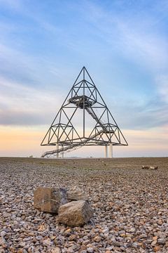 Tetrahedron Bottrop by Michael Valjak
