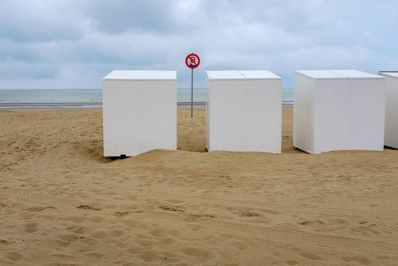 Beach cabins on the beach by Johan Vanbockryck