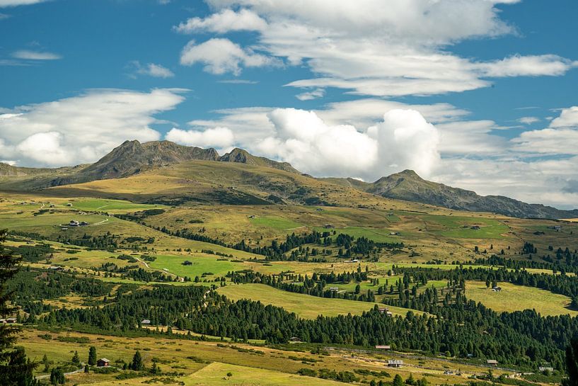 High plateau of the Eisack valley in South Tyrol by Leo Schindzielorz