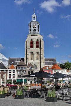 Lente op de grote markt in Bergen op Zoom van Sabina Meerman