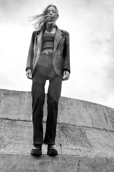 On &#039;t edge by Eefke Peeters