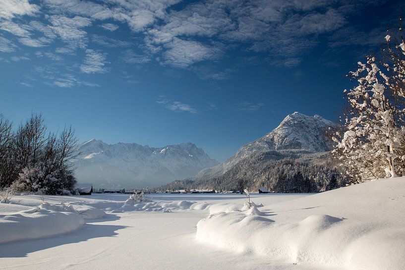 Zugspitzblick im Winter bei Farchant von Andreas Müller