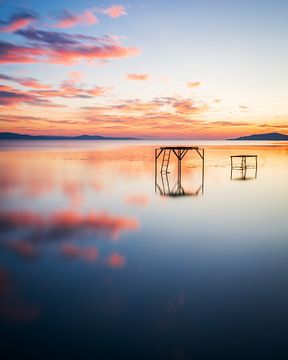 Mooie zonsopgang bij het Balatonmeer in Hongarije dichtbij Balatonfenyves van Daniel Pahmeier