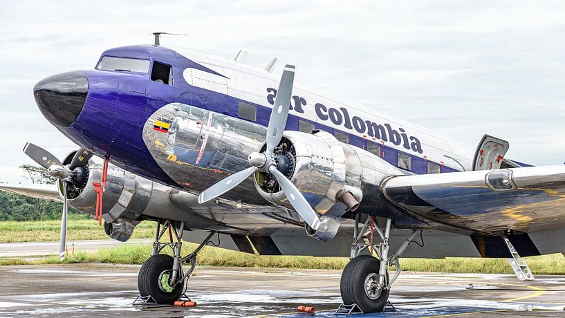 Air Colombia Douglas DC-3C. par Jaap van den Berg