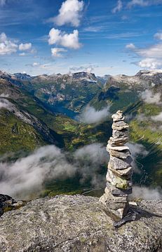 Uitzicht richting Geiranger vanuit Dalsnibba, Noorwegen van qtx