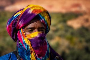 Homme marocain avec un turban coloré