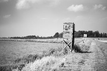 oud bord langs het IJsselmeer van Bert-Jan de Wagenaar