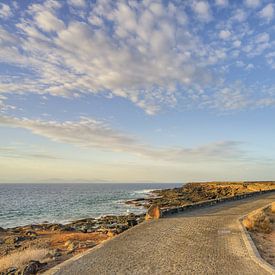 Weg zum Leuchtturm am Punta Pechiguera auf Lanzarote von Michael Valjak