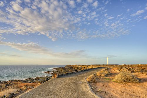 Weg zum Leuchtturm am Punta Pechiguera auf Lanzarote von Michael Valjak