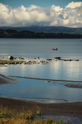 Ruhiger Abend mit dem Boot am Lago Villarrica, Chile