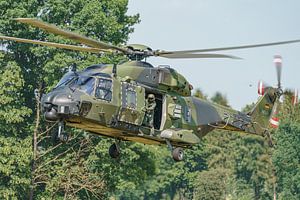 Landender NH-90-Hubschrauber der Luftwaffe.