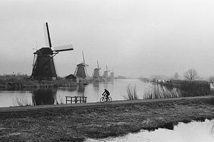 Radfahrer in der Nähe von Kinderdijk