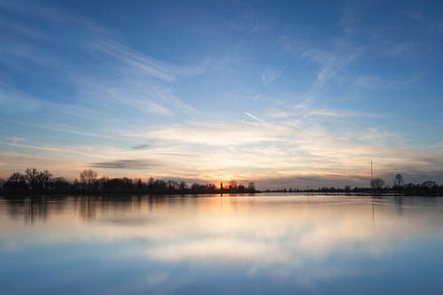 Zonsondergang rivier de Lek