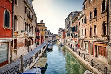 Doorkijk in Venetië van Dennis Evertse