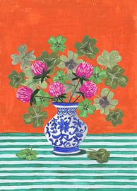 Stilleven vaas met bloemen klavertjevier heldere kleuren