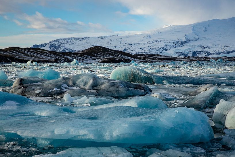 Landscape in Iceland, Jökulsárlón and Diamond Beach by Gert Hilbink