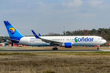 Start der Condor Boeing 767-300 (D-ABUC). von Jaap van den Berg