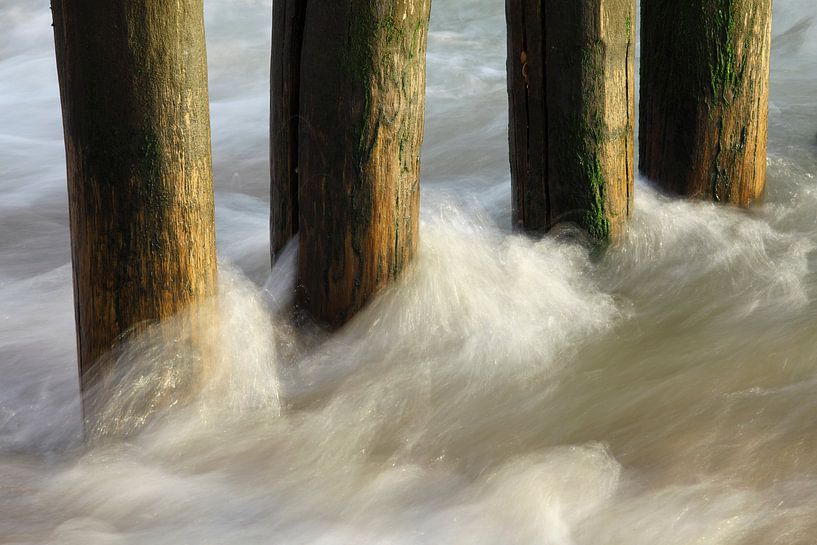 Waves and breakwaters by Ronald Pol