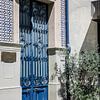 Blauwe deur in Lissabon van Jessica Arends