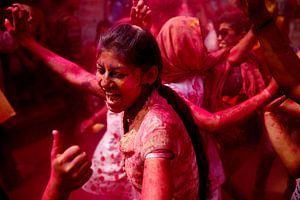 Holi festivities - India by Marvin de Kievit