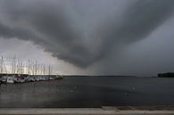 Sturmwolken über dem Yachthafen im Salzhaff von Rerik an der Ostsee Mecklenburg-Vorpommern, Deutschl von Maren Winter Miniaturansicht