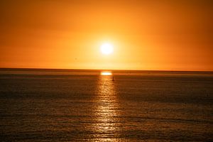 Coucher de soleil sur la mer sur Leo Schindzielorz